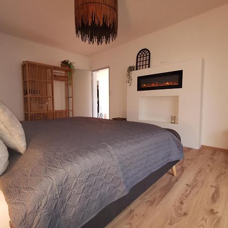 Up Wulkje21 Neu Renovierte Wohnung Mit Pkw Stellplatz Emden Dış mekan fotoğraf