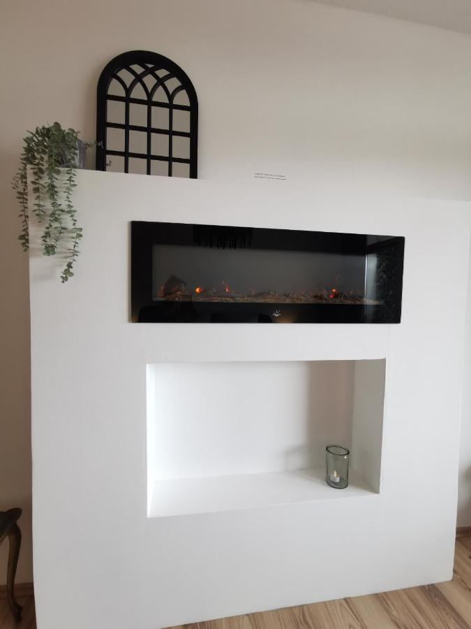 Up Wulkje21 Neu Renovierte Wohnung Mit Pkw Stellplatz Emden Dış mekan fotoğraf