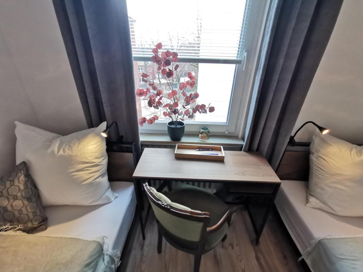 Up Wulkje21 Neu Renovierte Wohnung Mit Pkw Stellplatz Emden Dış mekan fotoğraf